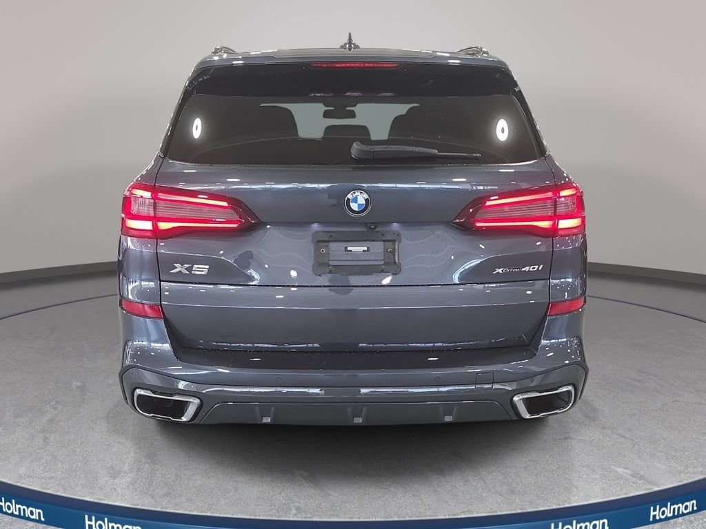 Certified Used 2022 Arctic Grey Metallic BMW xDrive40i image 7