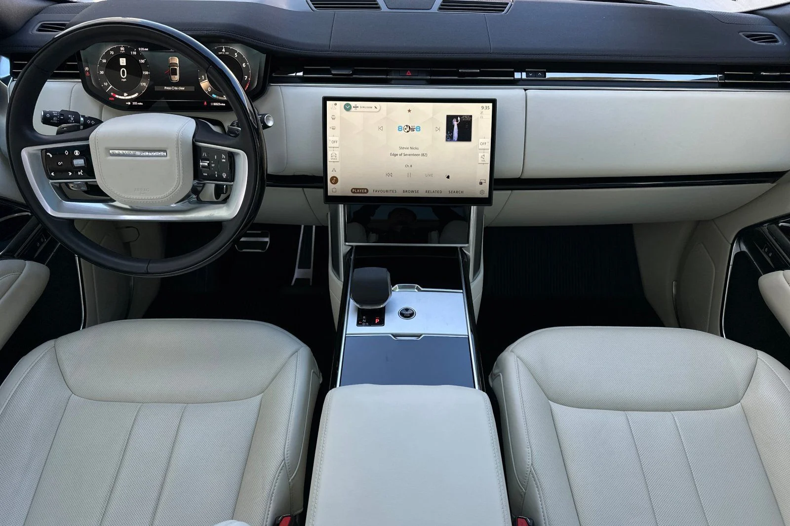 Used 2025  Land Rover SE image 16
