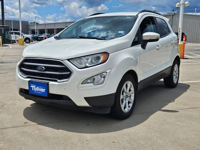 Used 2020 Diamond White Ford SE image 2