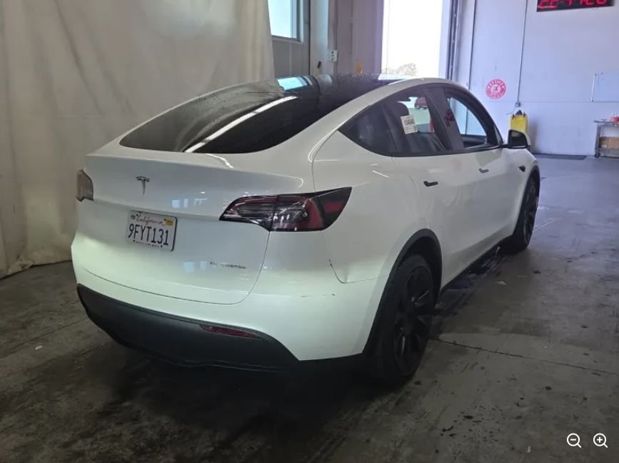 Used 2023 White Tesla Long Range image 3