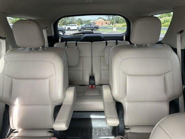 Used 2022 Stone Blue Ford XLT image 9
