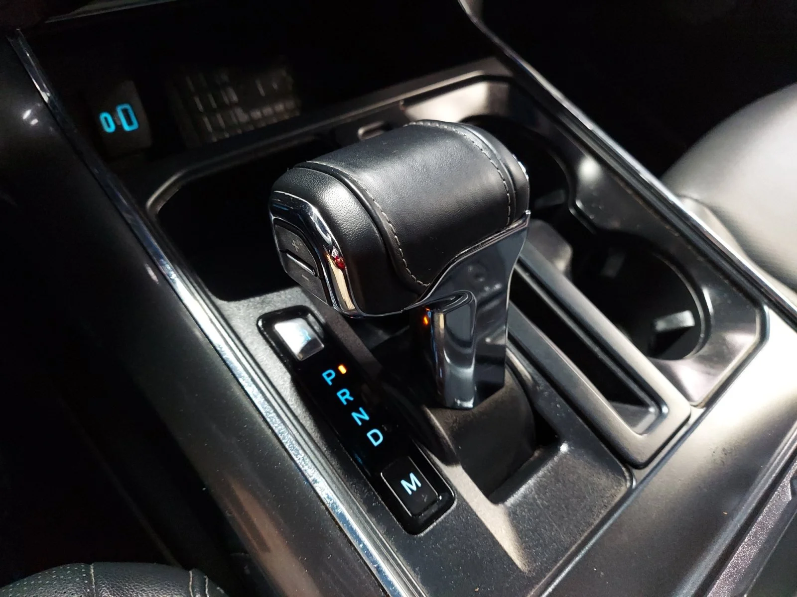 Used 2022 White Metallic Ford LARIAT image 22