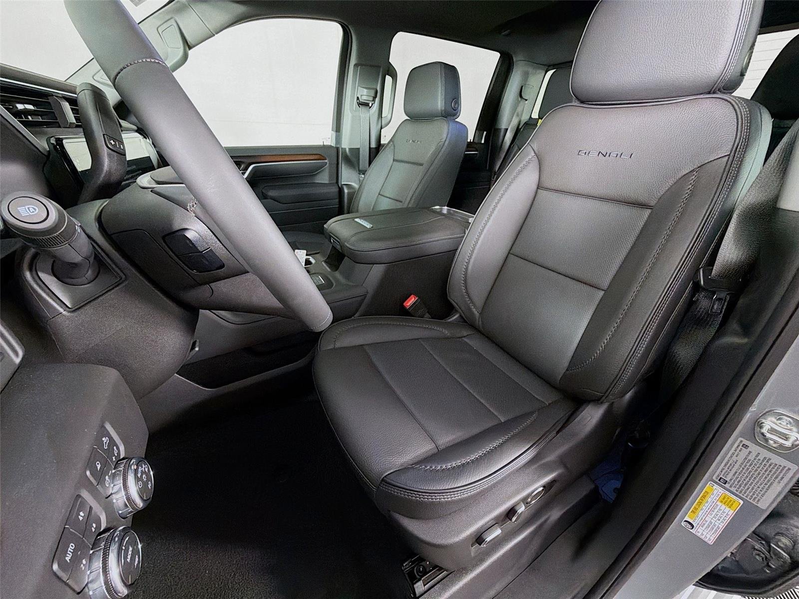 2026 GMC Sierra 3500HD Denali - Photo 11