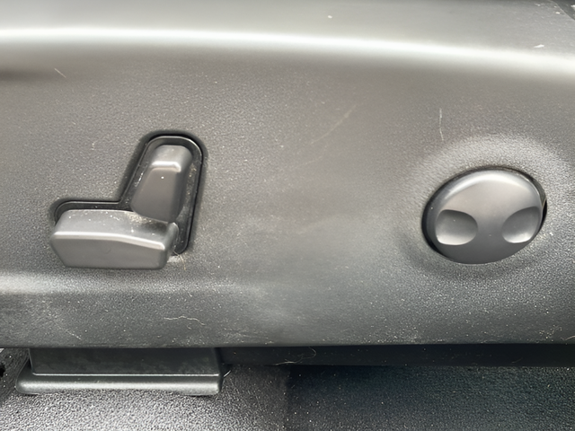 Used 2023 Gray Dodge SXT image 21