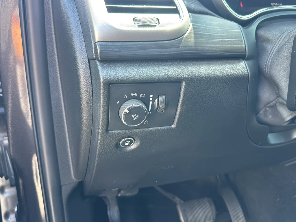Used 2021 Gray Jeep Laredo X image 28