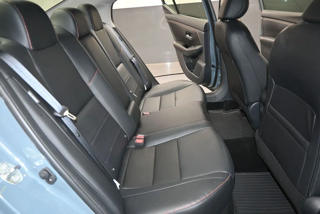 Used 2025 Gray Nissan SR image 33