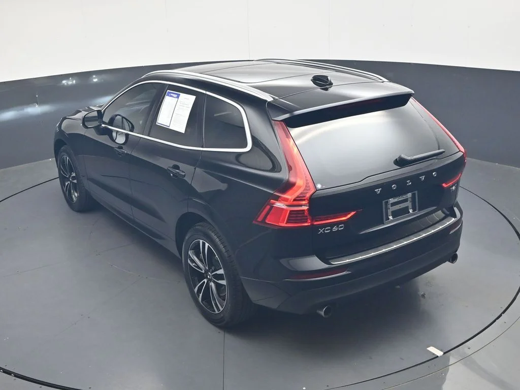 Used 2020 Onyx Black Metallic Volvo T6 Momentum image 36