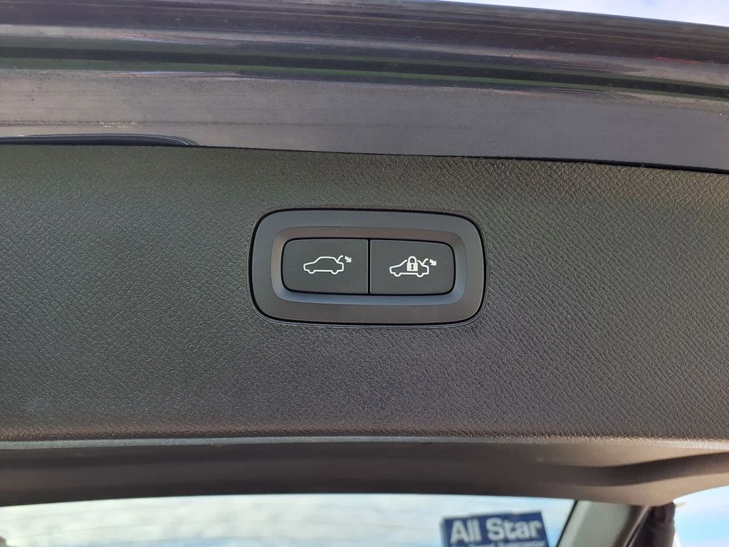 Certified Used 2024 Blue Volvo B5 Core image 13