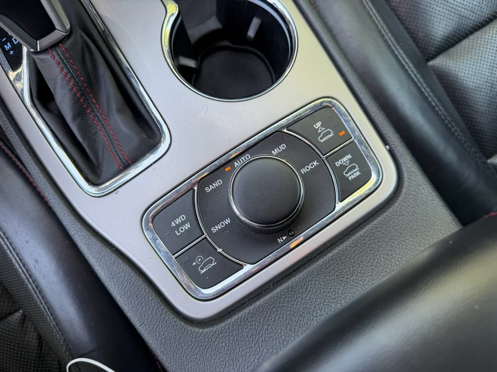 Used 2019 Slate Blue Pearlcoat Jeep Trailhawk image 24