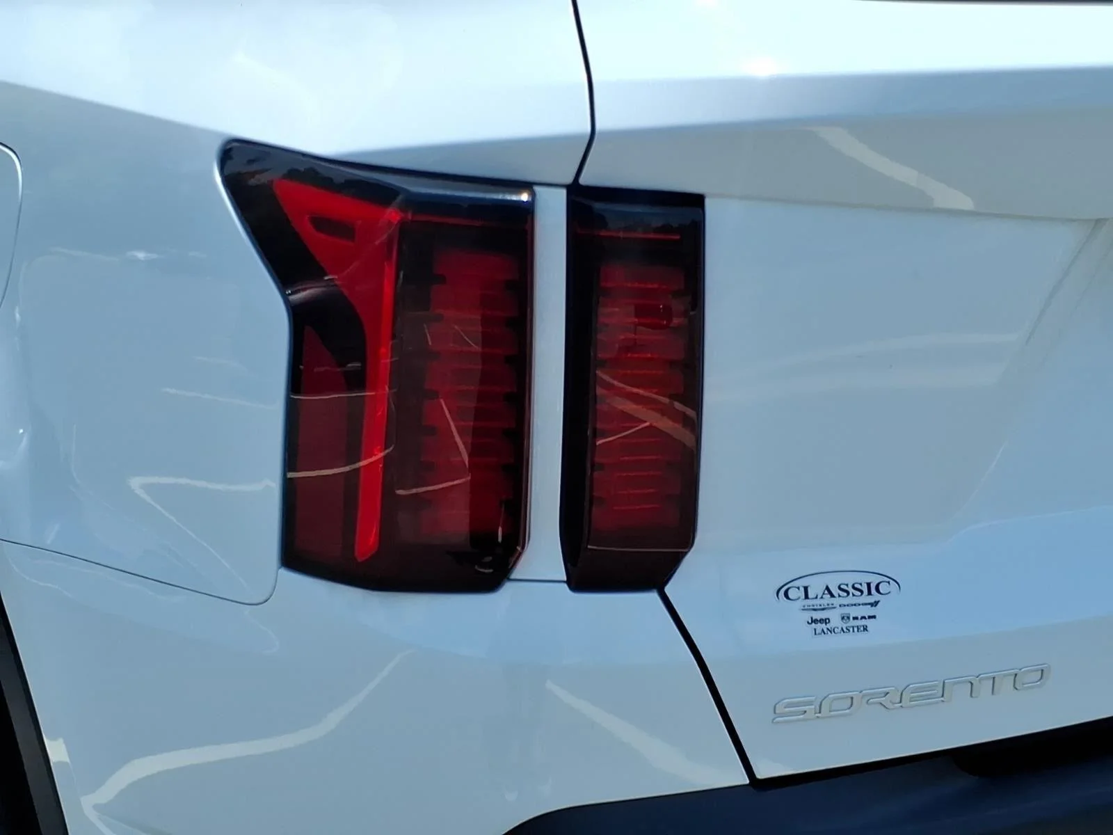 Used 2023 Glacial White Pearl Kia LX image 16