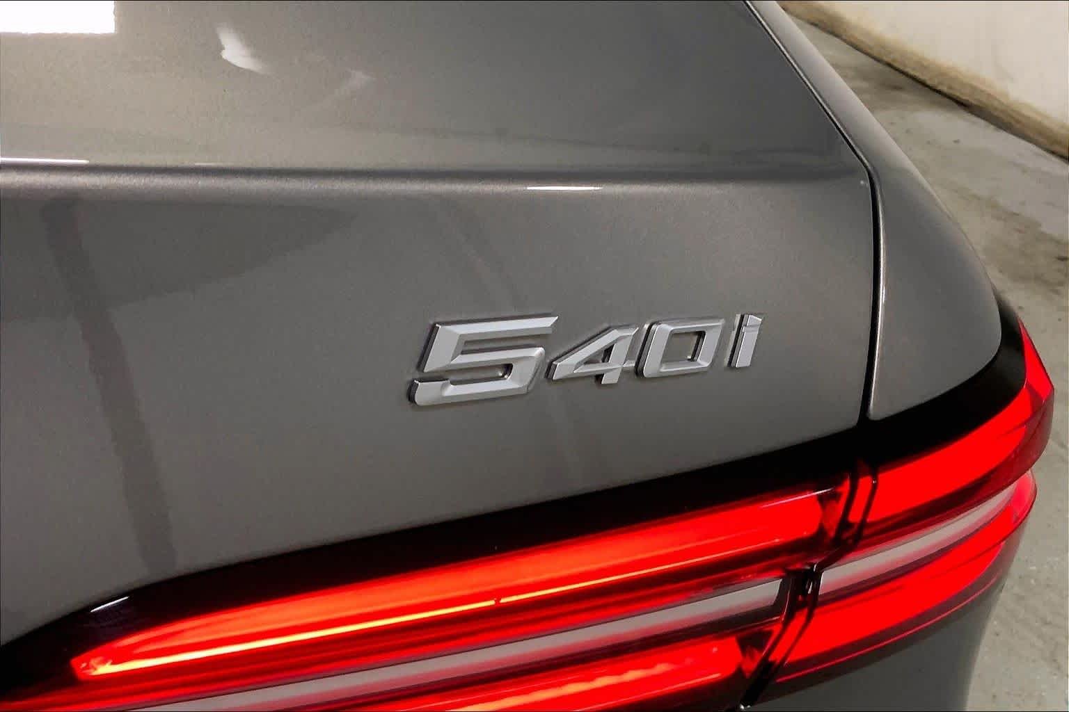 Used 2026 Oxide Grey Metallic BMW 540i xDrive image 29