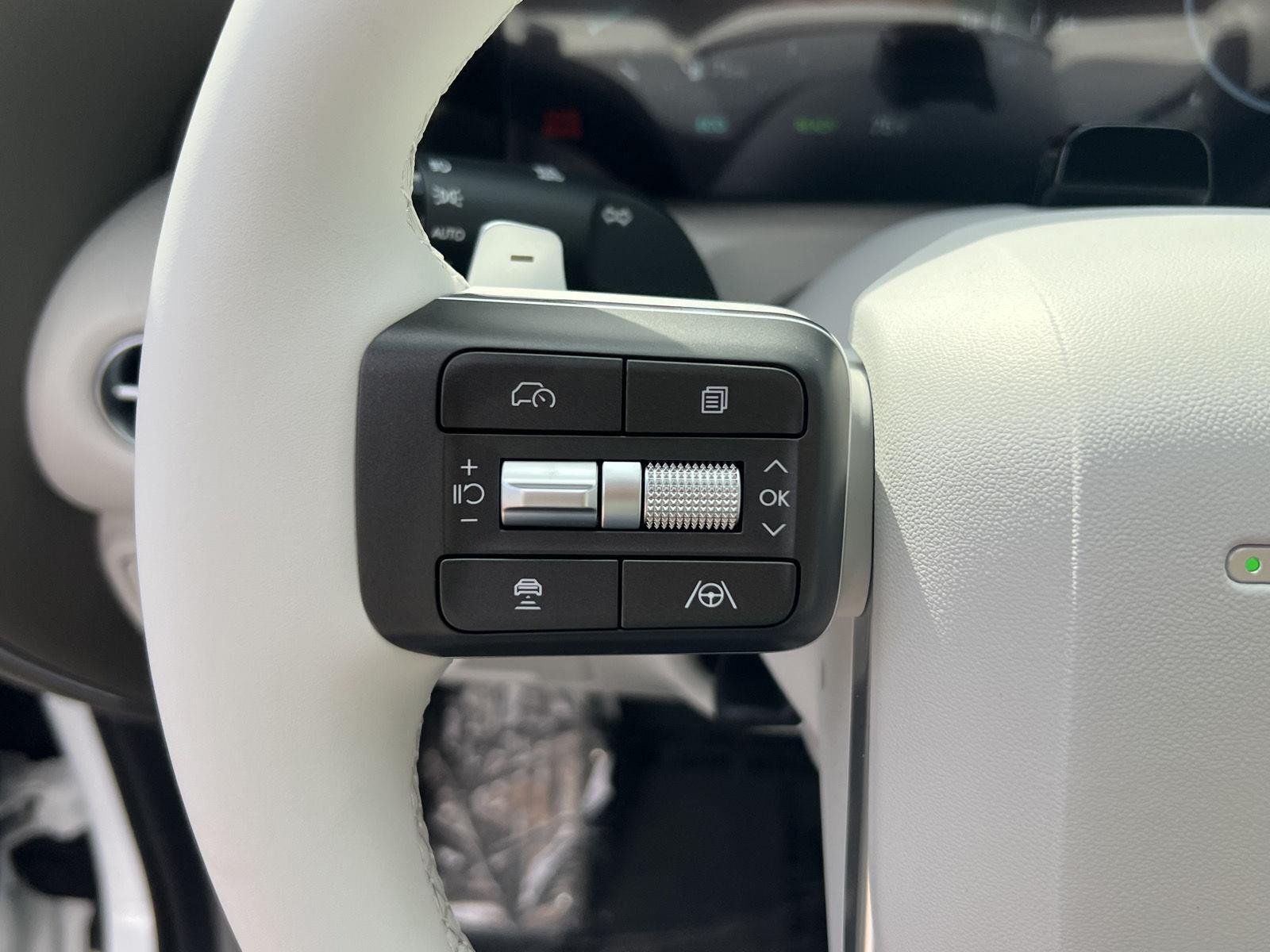 New 2026 Creamy White Pearl Hyundai SEL Premium 8P image 33