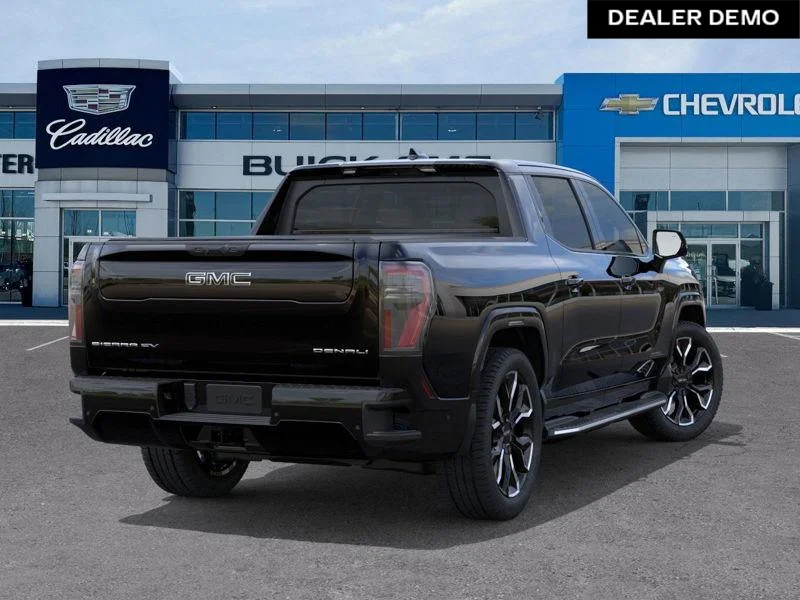 Used 2025  GMC Denali image 4