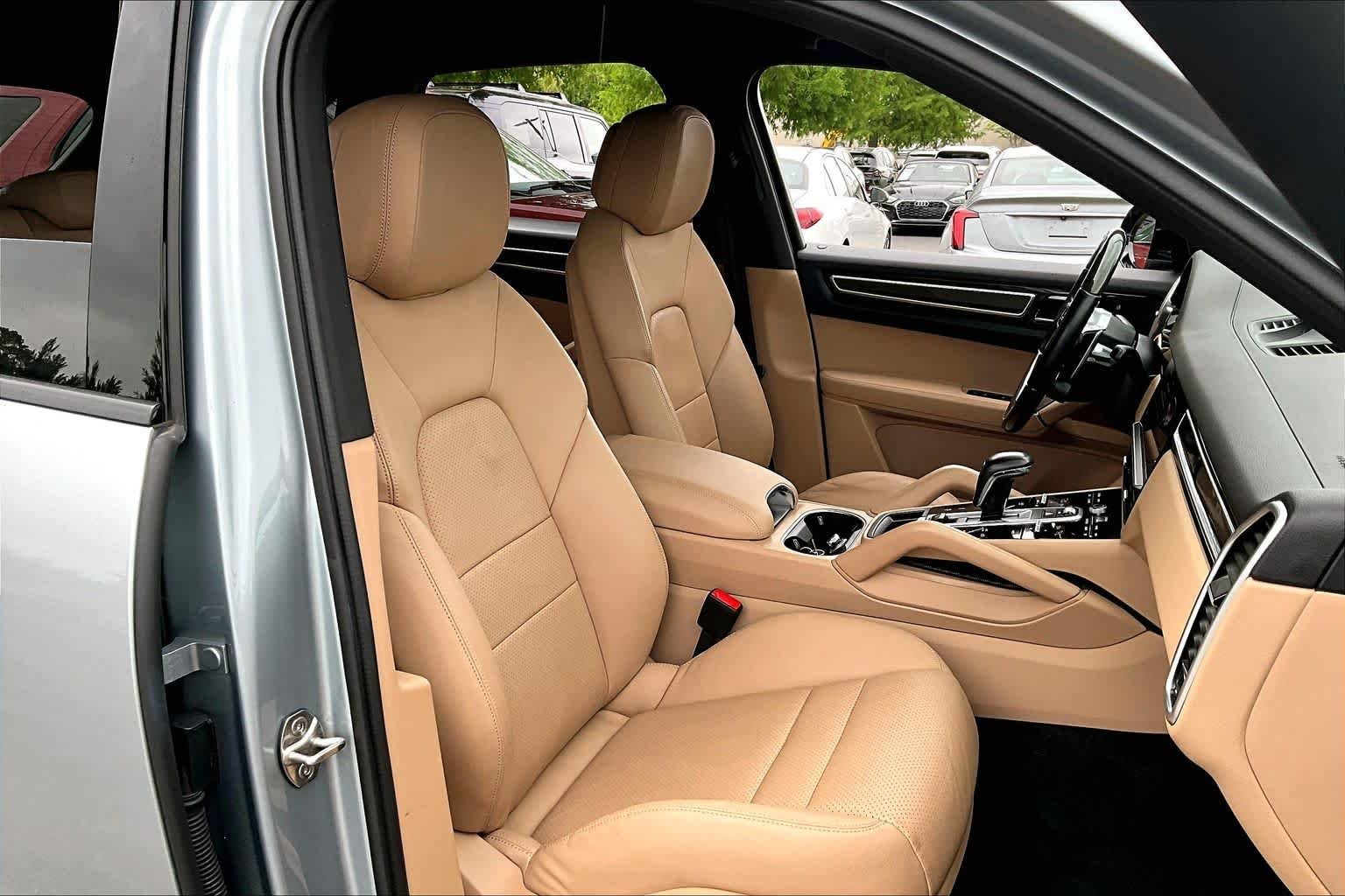 Used 2022 Dolomite Silver Metallic Porsche E-Hybrid image 9