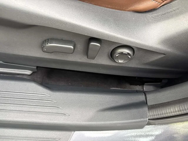 Used 2025 Gray Subaru Touring XT image 27