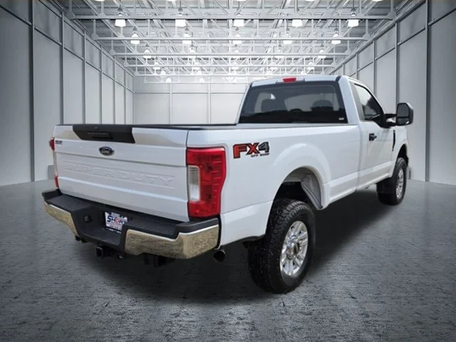 Used 2019 White Ford XL image 9