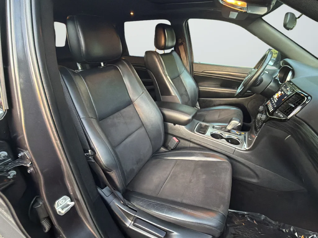 Used 2021 Gray Jeep Laredo X image 29