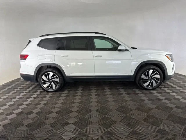 Used 2024  Volkswagen 2.0T SE w/Technology image 6