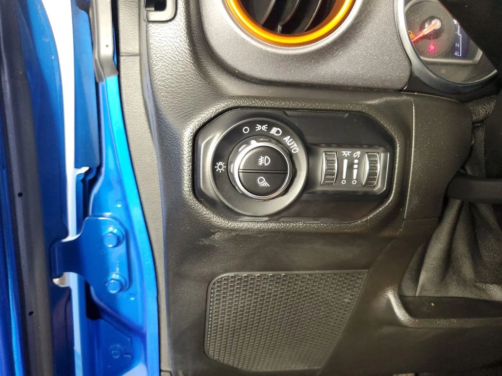Used 2021 Blue Jeep Mojave image 29