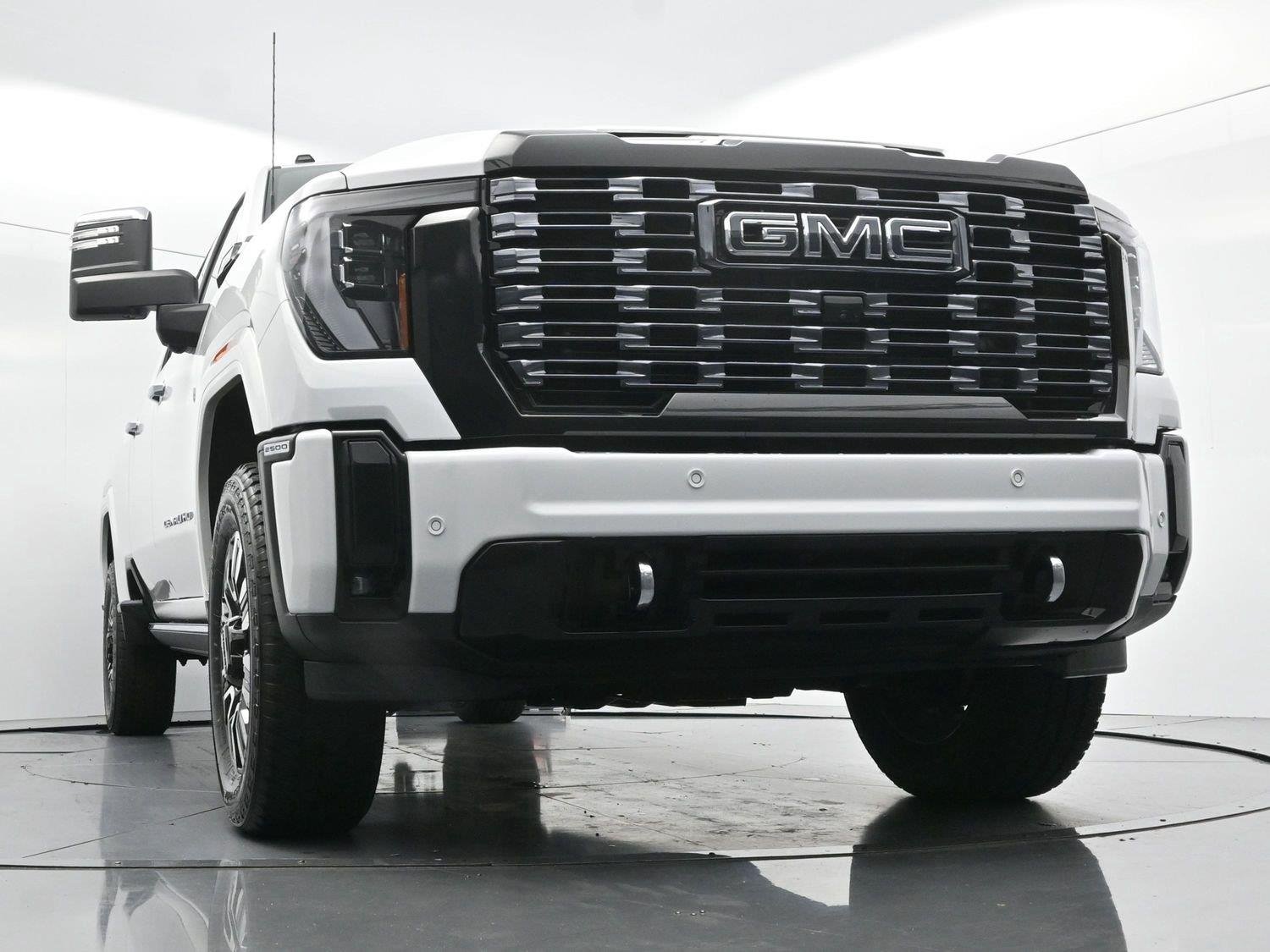 Used 2025 Summit White GMC Denali Ultimate image 45