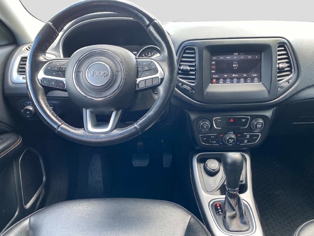 Used 2019 Black Jeep Latitude image 13