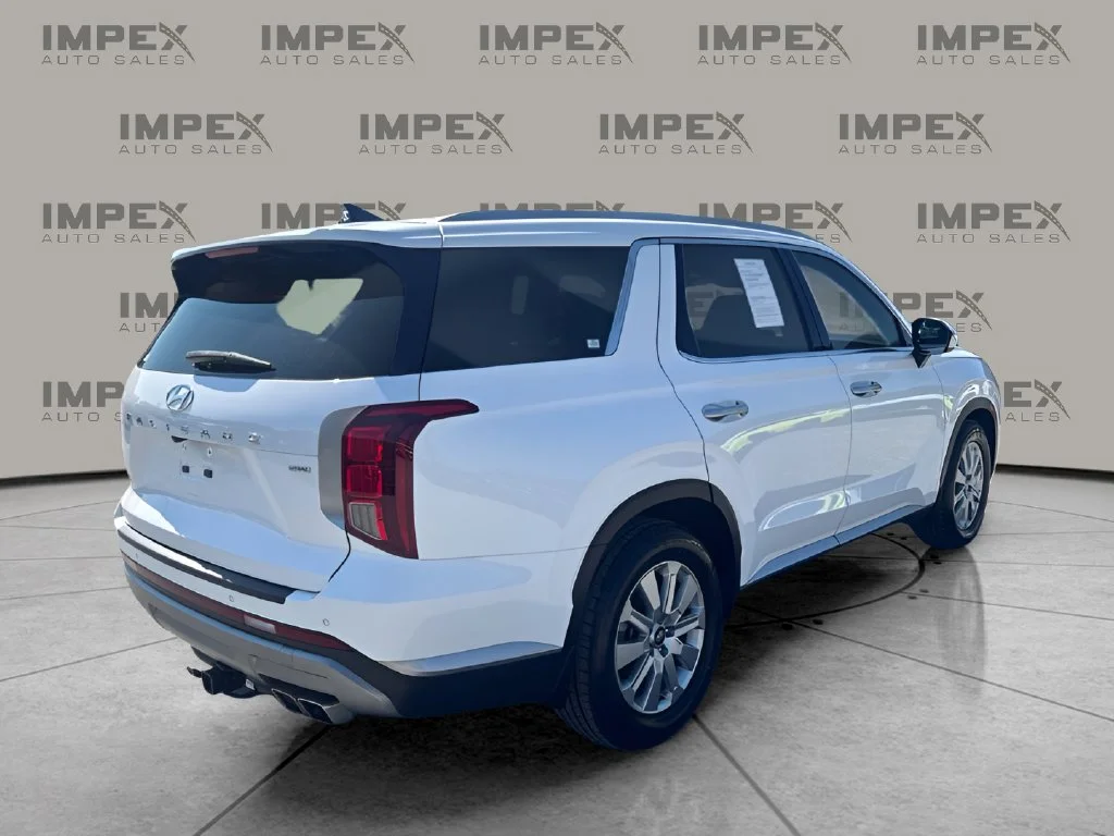 Used 2023 White Hyundai SEL image 5