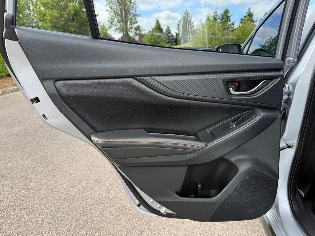 Used 2018 Ice Silver Metallic Subaru 2.0i Limited image 21
