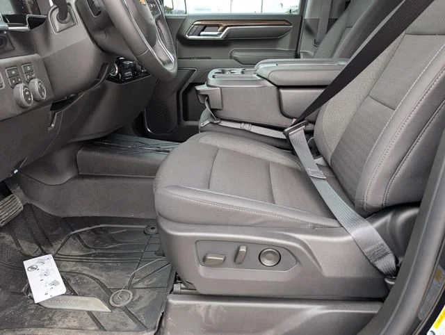 2026 Chevrolet Silverado 1500 LT - Photo 9