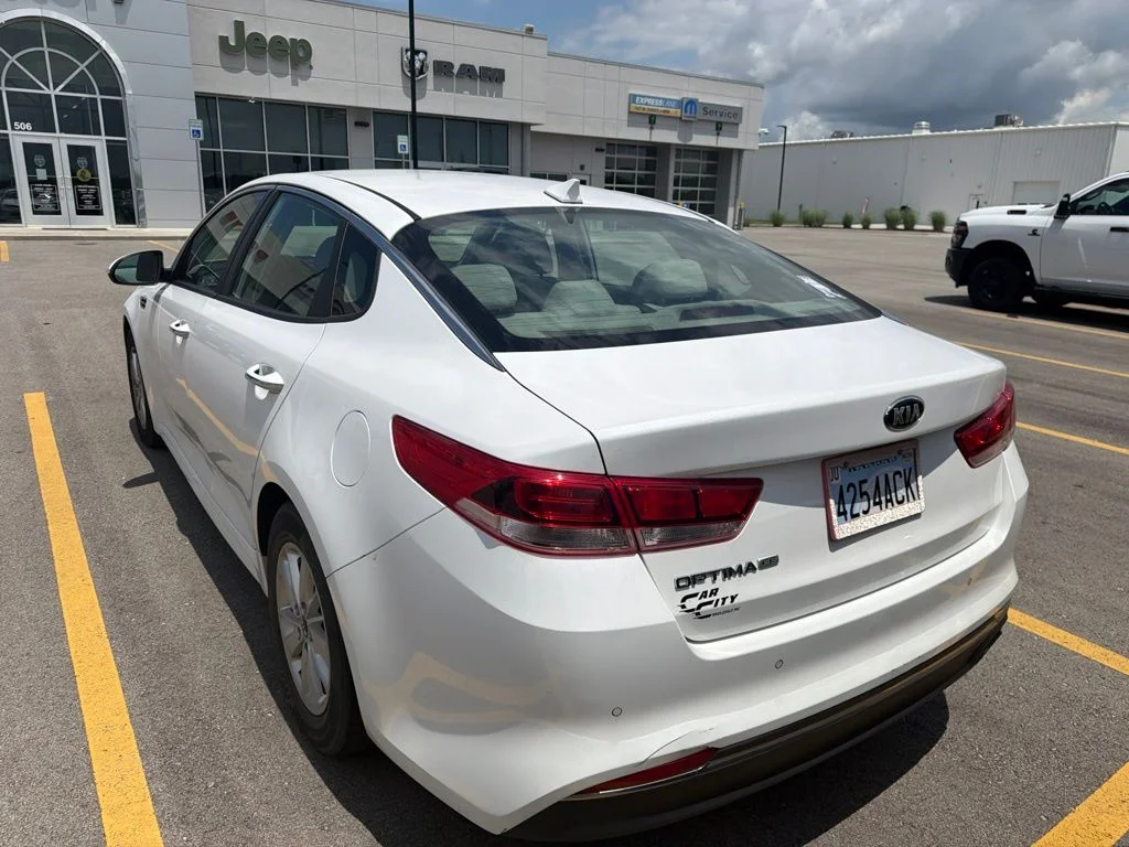 Used 2016 White Kia LX image 3