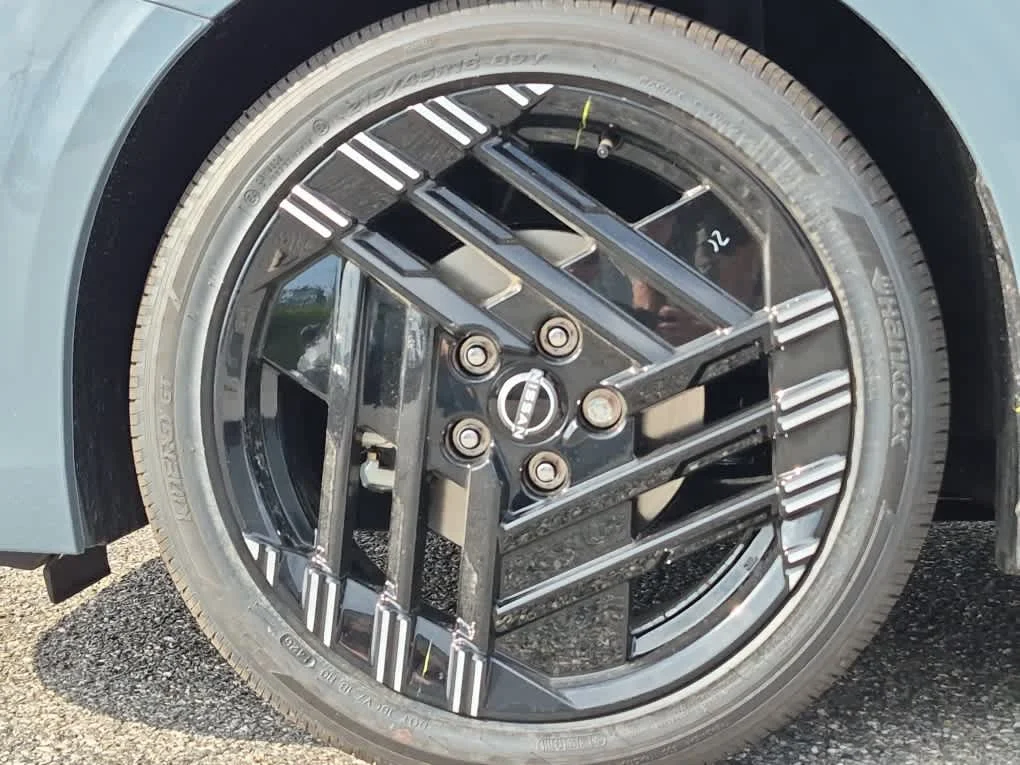 New 2027 Atlantic Gray Metallic Nissan SR image 6
