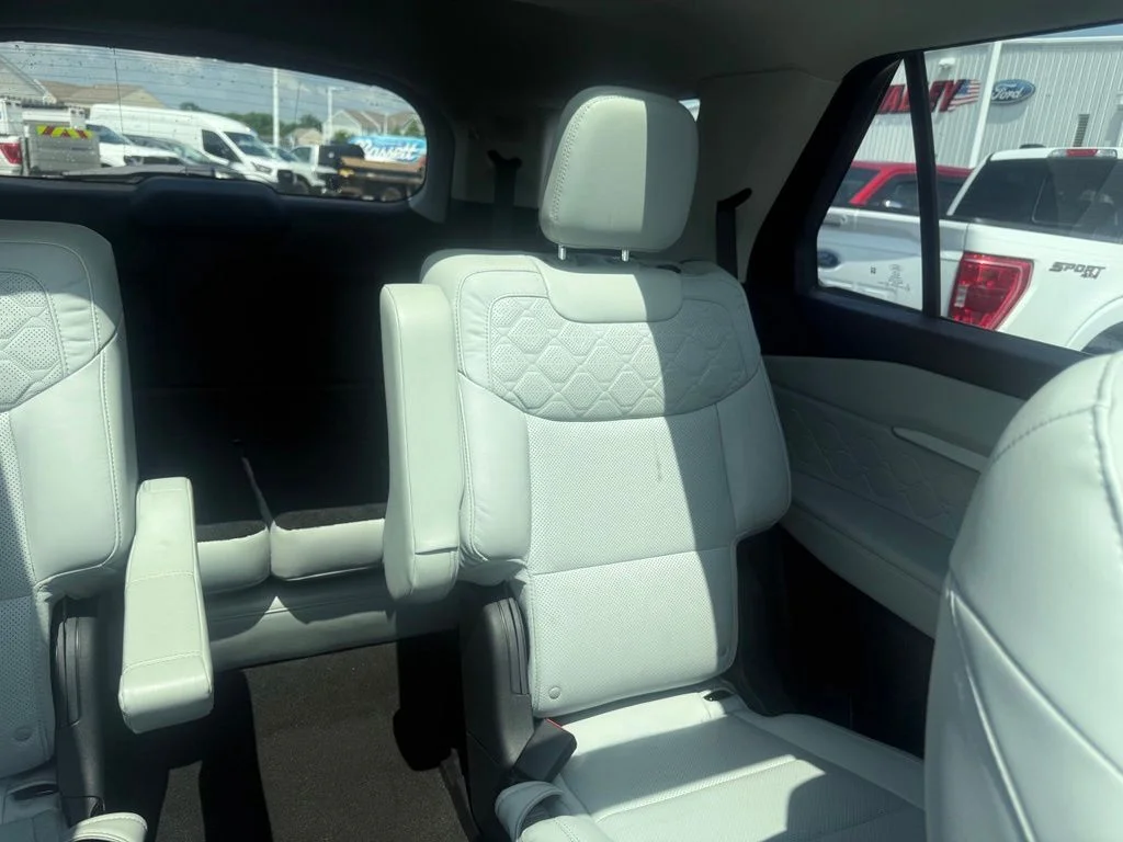 Used 2025 White Ford Platinum image 65