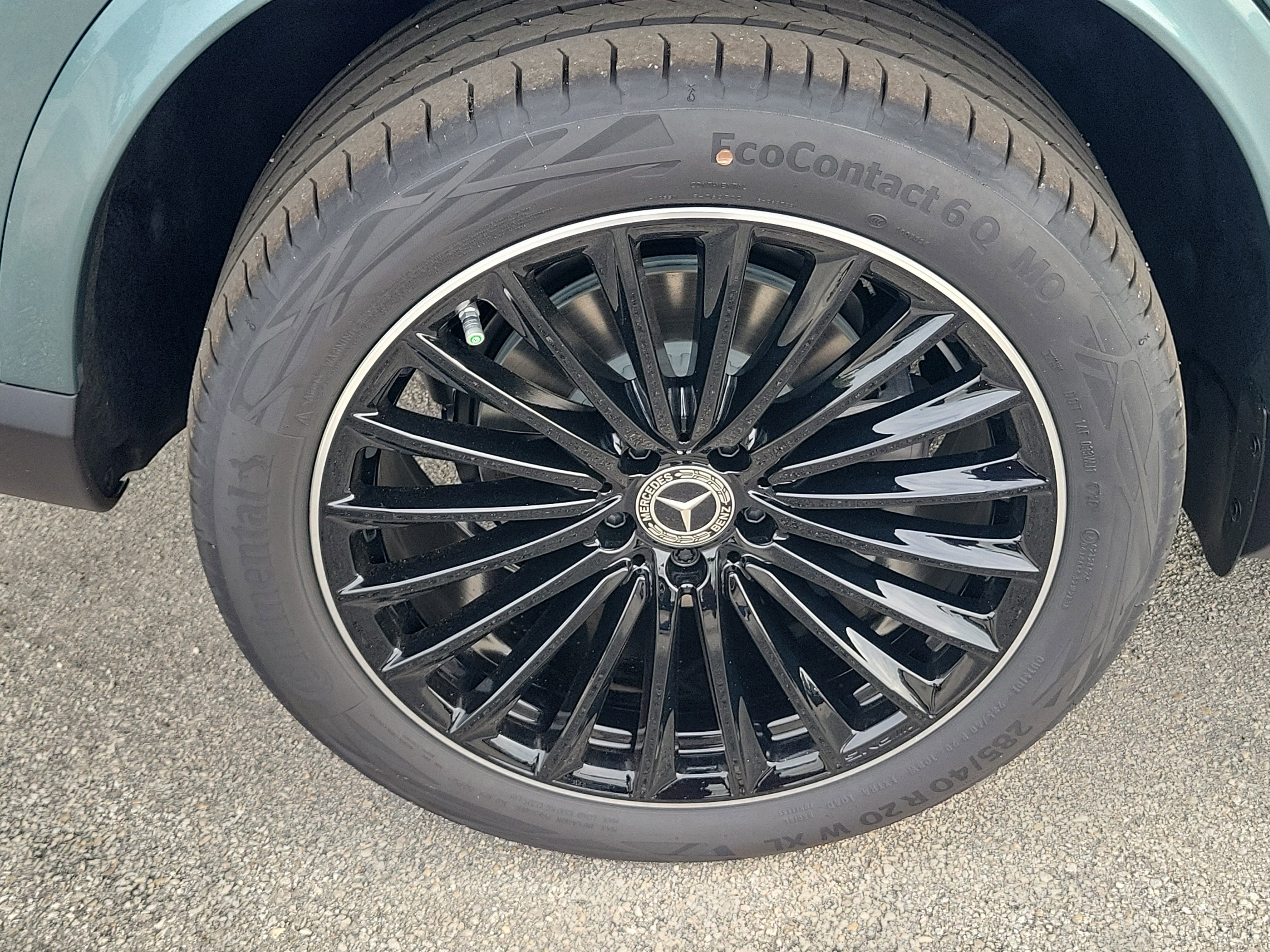 New 2026 Verde Silver Metallic Mercedes-Benz GLC 300 image 38