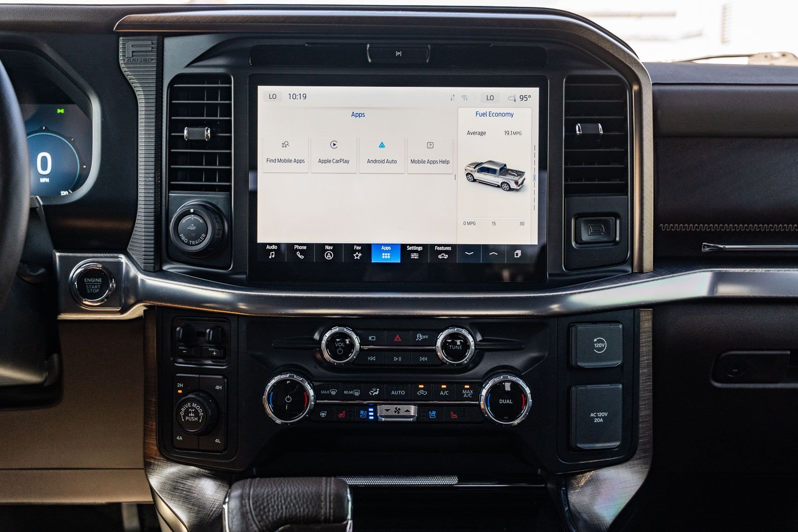 Certified Used 2025  Ford King Ranch image 31