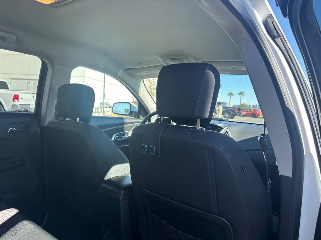 Used 2015 White GMC SLE-1 image 22
