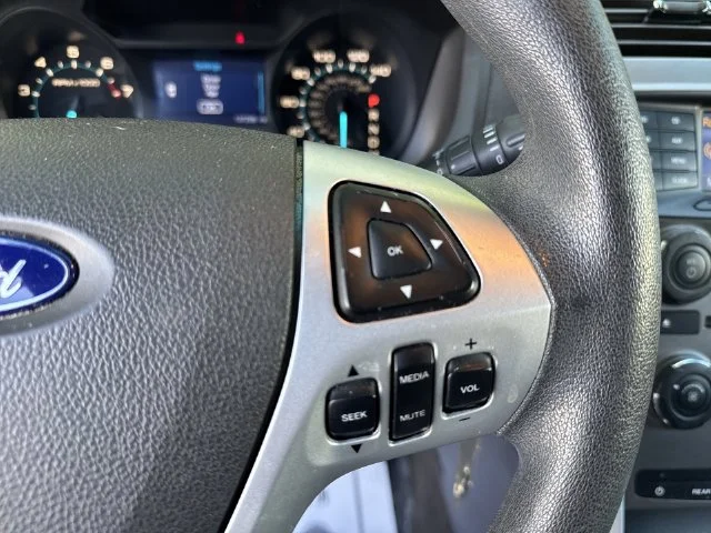 Used 2011 Blue Ford Base image 18