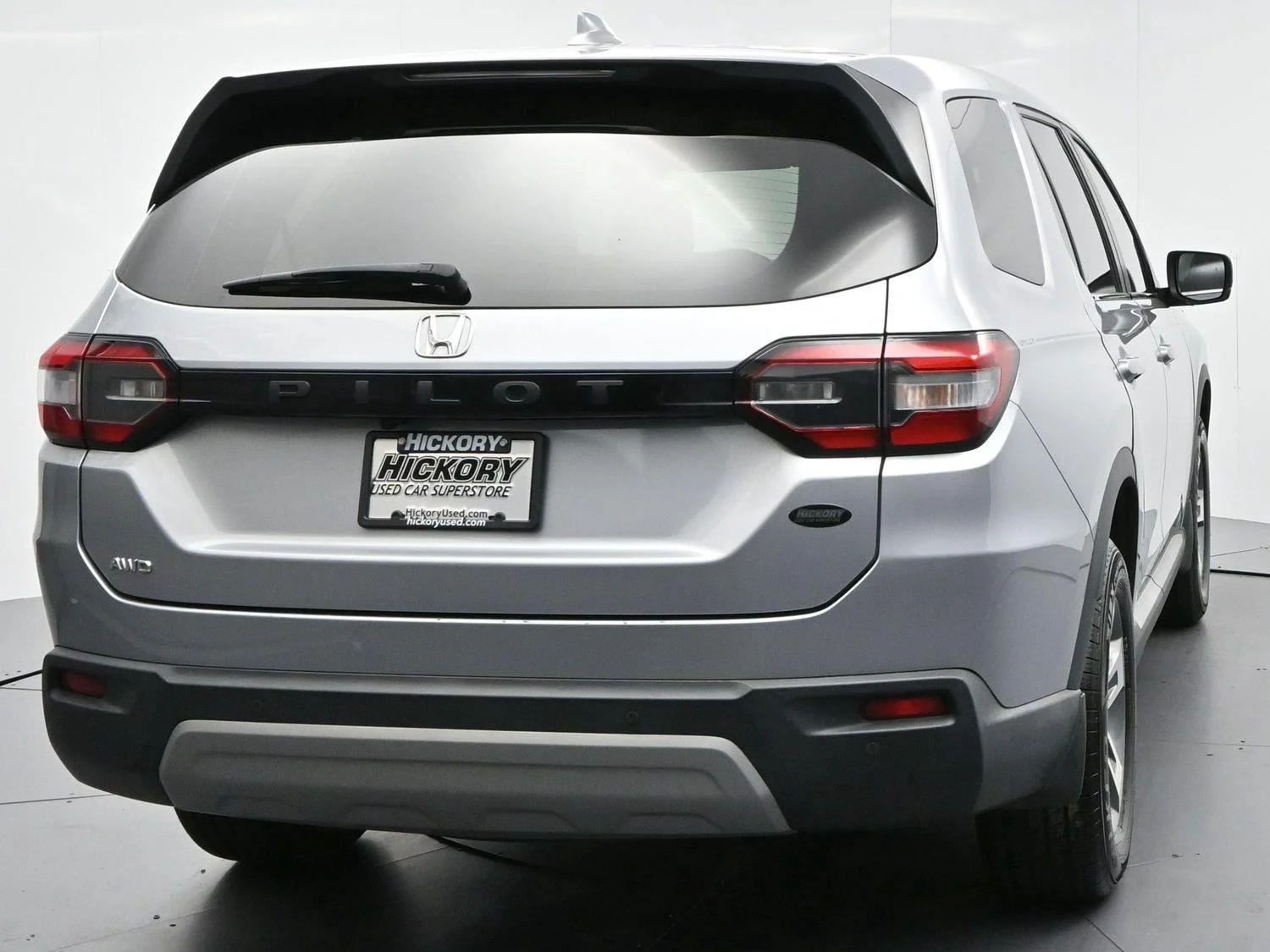 Used 2024 Lunar Silver Metallic Honda EX-L image 6