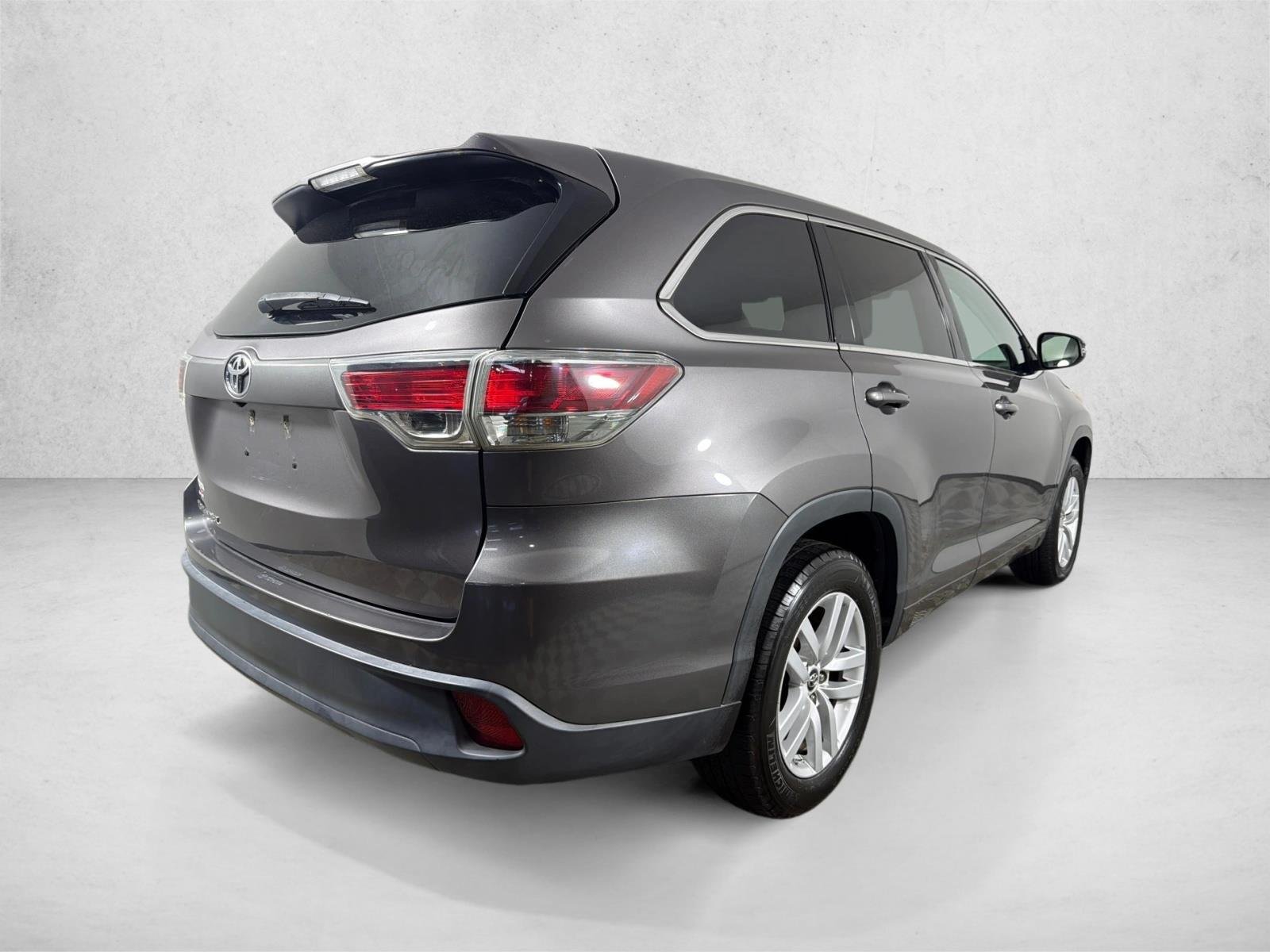 Used 2016 Predawn Gray Mica Toyota LE image 3