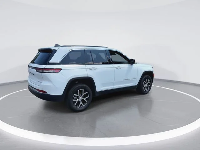 Used 2025 White Jeep Limited image 8