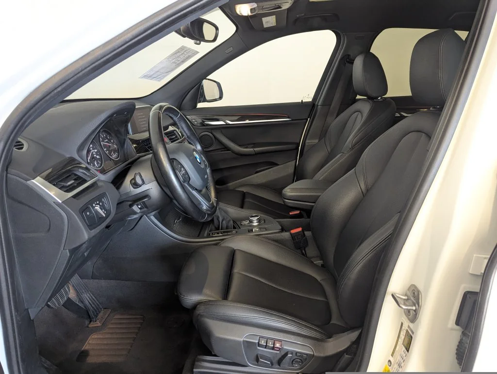Used 2018 White BMW xDrive28i image 4