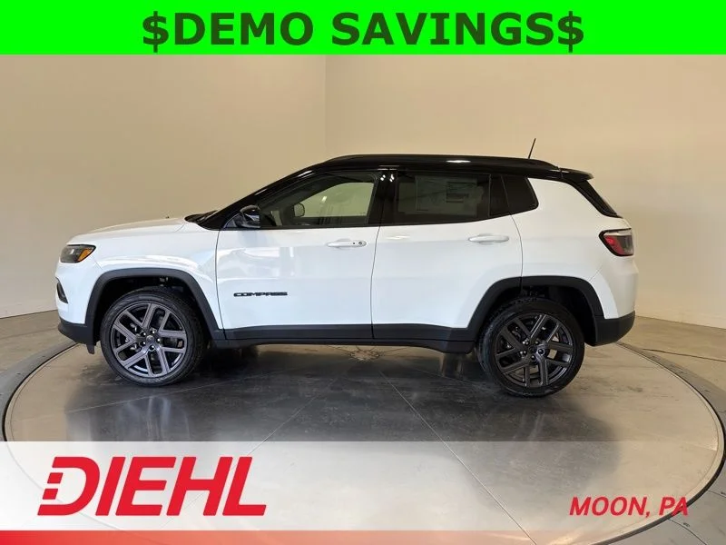 New 2026 Bright White Clear-Coat Exterior Paint Jeep Limited image 4