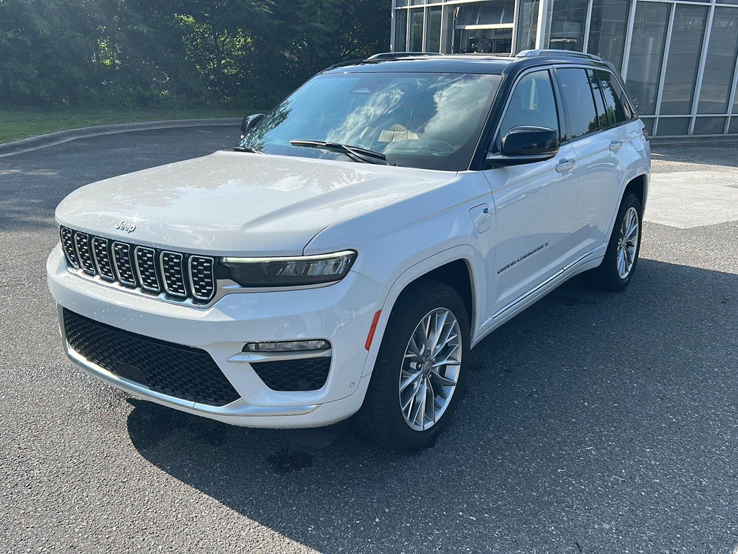 Used 2023 Bright White Clearcoat Jeep Summit image 1