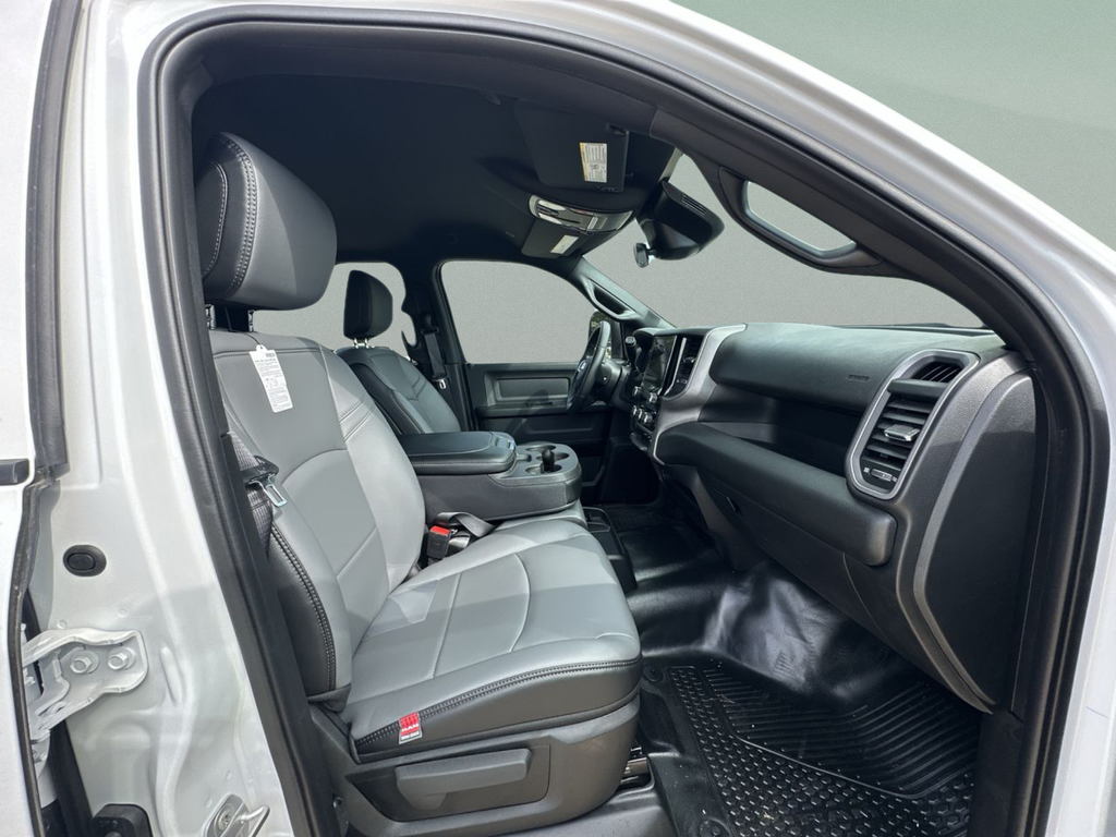New 2026 Bright White Clearcoat RAM Tradesman image 36