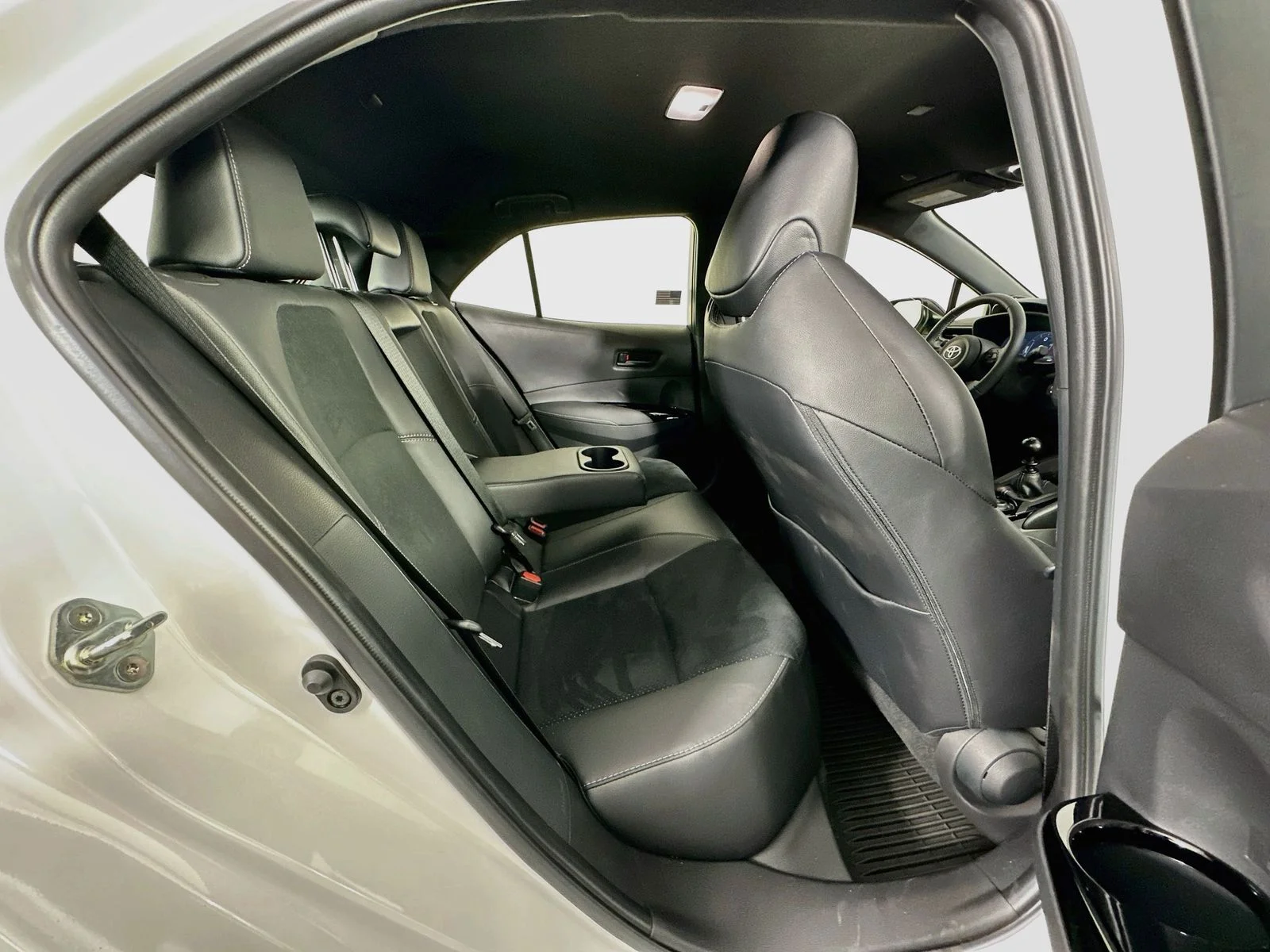 Used 2025 Ice Cap Toyota Premium image 27