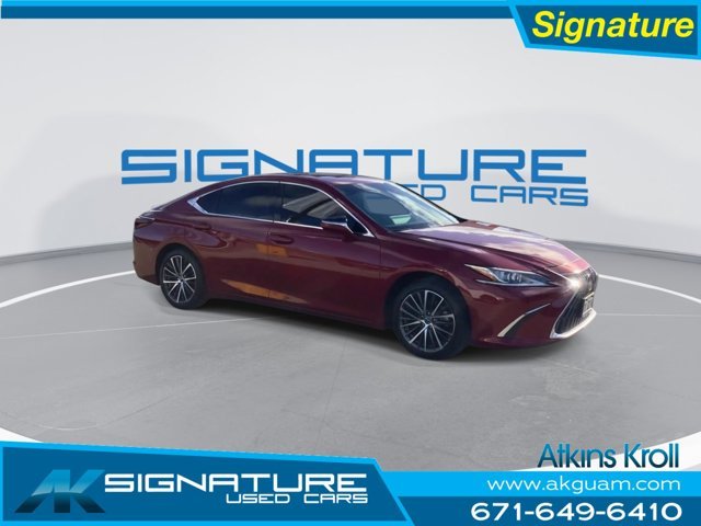 Used 2023 Red Lexus ES 350 Luxury image 3