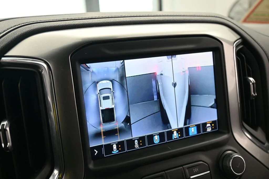 Used 2022 Iridescent Pearl Tricoat Chevrolet LTZ image 20