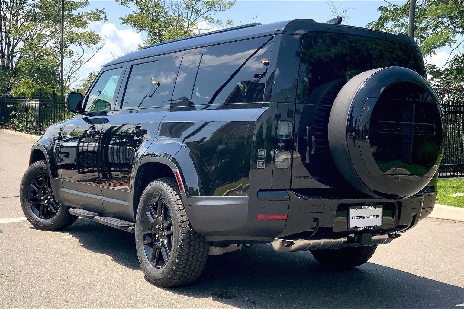 New 2026 Santorini Black LAND ROVER S image 12