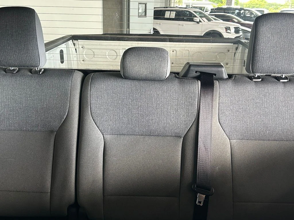Used 2025 Oxford White Ford XLT image 13