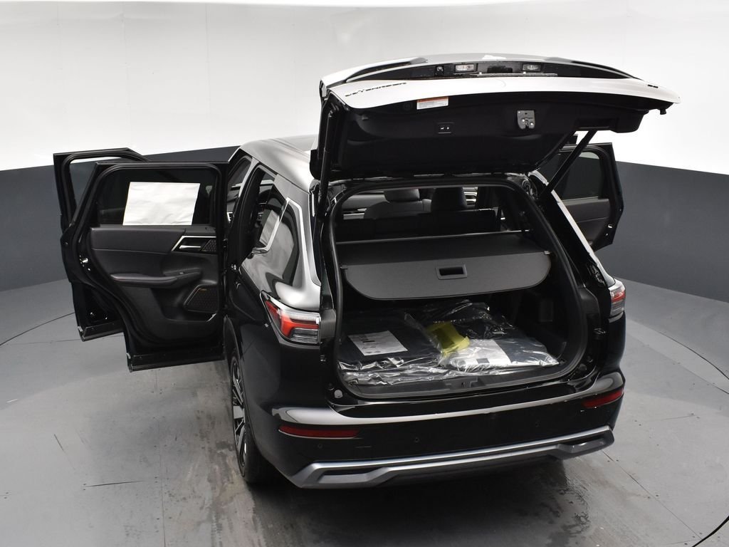 New 2026 Black Mitsubishi SE image 25
