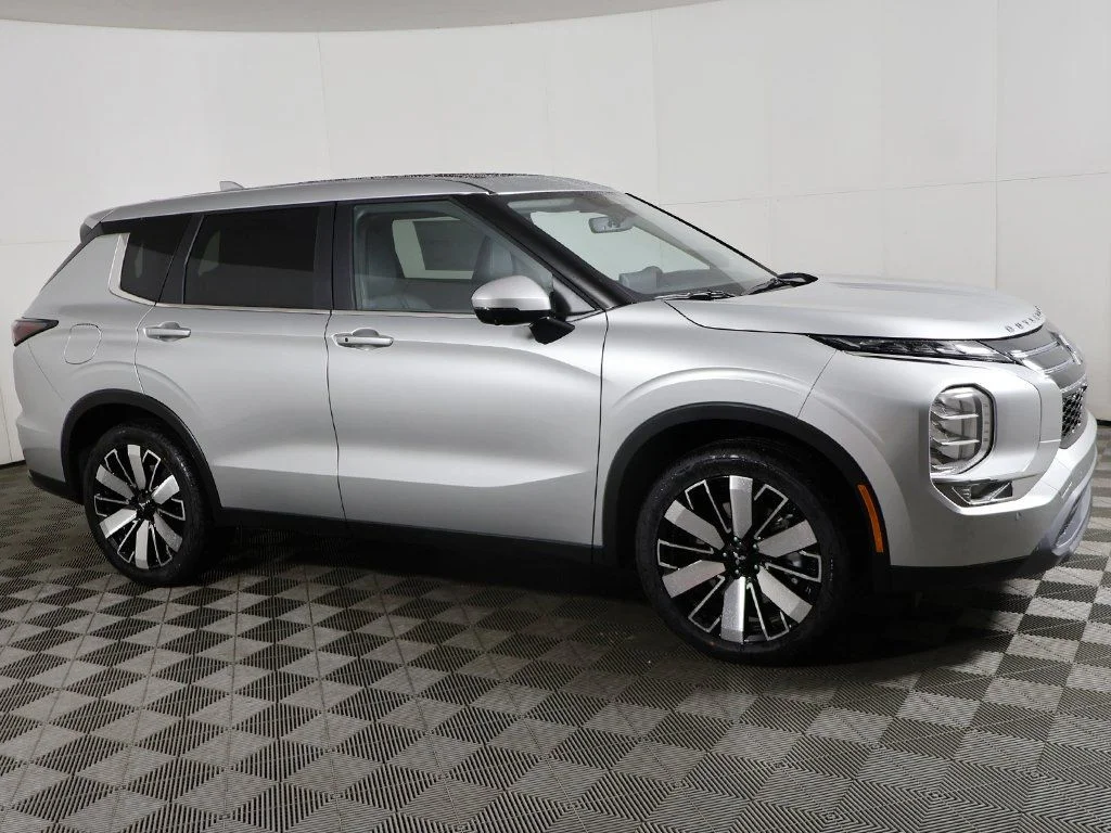 2026 Mitsubishi Outlander SE - Photo 18