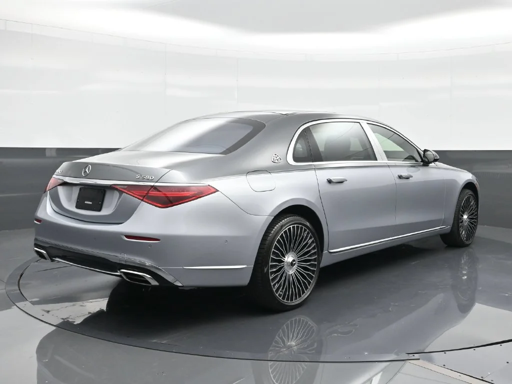 Used 2024 Silver Mercedes-Benz Maybach S 580 image 13
